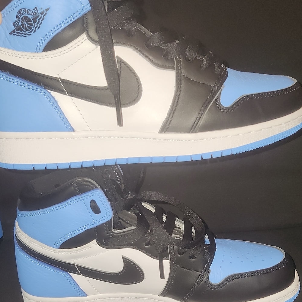 Nike Air Jordan 1 Retro OG in Blue and White - Picture 4 of 5